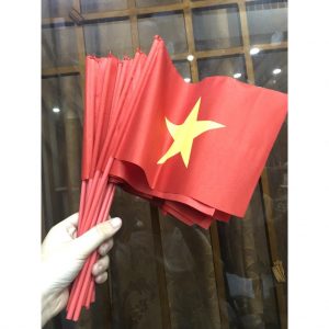 Cờ vẫy cầm tay cổ vũ bóng đá Việt Nam
